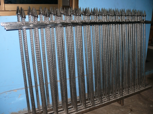 ขาย!! รั้วสแตนเลส ลดเหลือ อันล่ะ 4500 บาท ขาย!! รั้วสแตนเลส ลดเหลือ อันล่ะ 4500 บาท