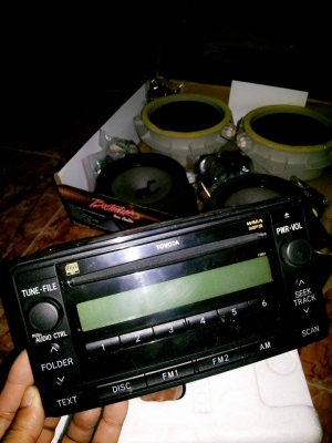 วิทยุเดิมวีโก้ พร้อมลำโพง 4 ตัว วิทยุเดิมวีโก้ พร้อมลำโพง 4 ตัว