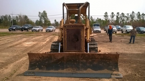 ขายรถแทรคเตอร์ KOMATSU D45-A รถใช้งานอยู่ทุกวัน เครื่องดี ปั้มดี ราคาต่อรองได้ครับ ขายรถแทรคเตอร์ KOMATSU D45-A รถใช้งานอยู่ทุกวัน เครื่องดี ปั้มดี ราคาต่อรองได้ครับ