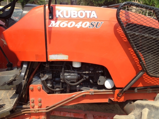 ขายรถ KUBOTA M 6040 สภาพดีพร้อมใช้งานมีอุปกรณ์ครบ3ชิ้นด้นหน้า ผานพรวนและโรตารี่ 2.20เมตร
