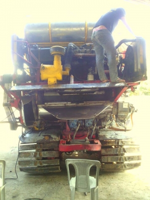 **380,000 บ.ต่อรอง///รถเกี่ยวข้าว ไอ้หนุ่มไฟไว-195** ขาย เกษตรพัฒนา รถเกี่ยวข้าวแบบอุ้ม "ไอ้หนุ่มไวไฟ" อุ้ม2.5ตัน เครื่องยนต์ HINO HO7D-195แรง ไม่โบ เครื่องวางด้านบน(ตามรูป) ปั้มแฝดอีตั้น เบอร์22 มอร์ตอร์ไดกิ้นเบอร์22 ช่วงล่างใหญ่ ตัวเดินแทร็กเต **380,000 บ.ต่อรอง///รถเกี่ยวข้าว ไอ้หนุ่มไฟไว-195** ขาย เกษตรพัฒนา รถเกี่ยวข้าวแบบอุ้ม "ไอ้หนุ่มไวไฟ" อุ้ม2.5ตัน เครื่องยนต์ HINO HO7D-195แรง ไม่โบ เครื่องวางด้านบน(ตามรูป) ปั้มแฝดอีตั้น เบอร์22 มอร์ตอร์ไดกิ้นเบอร์22 ช่วงล่างใหญ่ ตัวเดินแทร็กเต