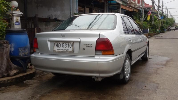 รถบ้านเดิมๆปี 98 สภาพดีมาก สีเดิมๆทุกอย่าง ใช้มือเดียว จอดในร่ม เครื่องช่วงล่างแน่น แอร์เย็น พวงมาลัยเพาเวอร์ ไฟฟ้าทั้งคันกระจกข้างปรับไฟฟ้าไล่ฝ่าหลัง ติดแก๊สปีกว่า ยังไม่ลงเล่ม รถบ้านเดิมๆปี 98 สภาพดีมาก สีเดิมๆทุกอย่าง ใช้มือเดียว จอดในร่ม เครื่องช่วงล่างแน่น แอร์เย็น พวงมาลัยเพาเวอร์ ไฟฟ้าทั้งคันกระจกข้างปรับไฟฟ้าไล่ฝ่าหลัง ติดแก๊สปีกว่า ยังไม่ลงเล่ม