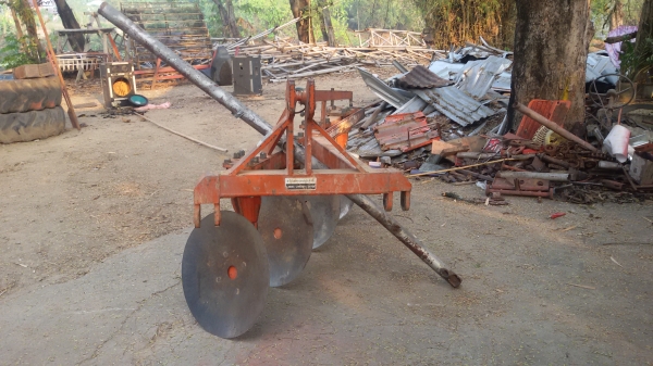 ขายผานบุกตราช้างคูโบต้าผาน4ลูกคารหน้า3นิ้วจาน22.5นิ้วถอดออกจากคูโบต้าL4508  ราคา32000บาท  สนใจโทร0813655997อำพร พาเจริญ ราคานี้ยังต่อรองได้อีกนะครับ