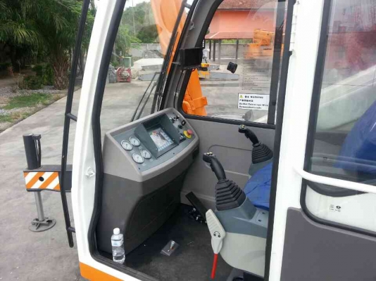 ขายยรถเครนมือ 1 ยี่ห้อ Zoomlion  ขนาด 30 ตัน สนใจติดต่อสอบถามได้ที่เบอร์  098-8461868  เจี๊ยบค่ะ