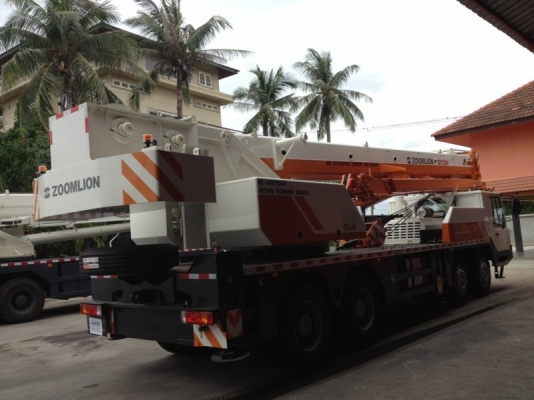 ขายยรถเครนมือ 1 ยี่ห้อ Zoomlion  ขนาด 30 ตัน สนใจติดต่อสอบถามได้ที่เบอร์  098-8461868  เจี๊ยบค่ะ