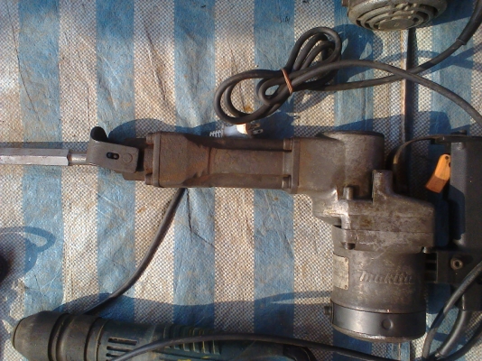 เครื่องสกัดคอนกรีตมากีตาเสื้ออะลูมิเนียมพร้อมดอก เครื่องสกัดคอนกรีตมากีตาเสื้ออะลูมิเนียมพร้อมดอก