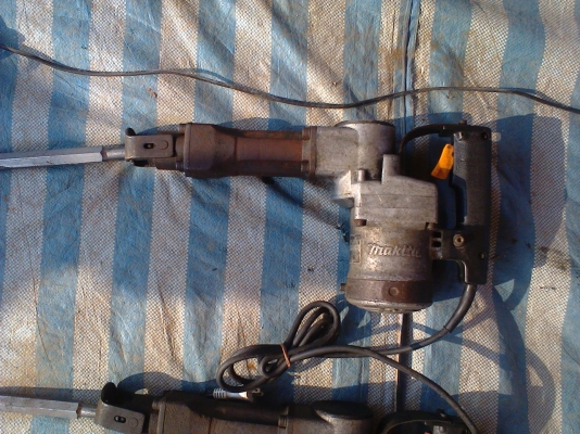 เครื่องสกัดคอนกรีตมากีตาเสื้ออะลูมิเนียมพร้อมดอก