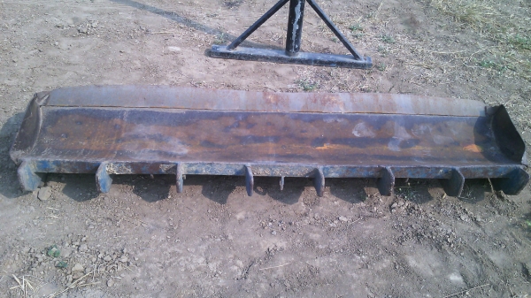 ใบดันรถไถFORD  7ฟุต   ตามภาพขาย5500สนใจ0810076640