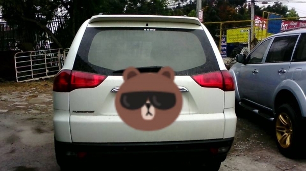 มิซซูบิชิ ปาเจโร่  ปี 2010 ขายแพ็กคู่ 2คัน  สีขาว กับ สีเทา