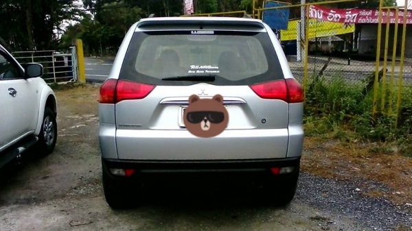 มิซซูบิชิ ปาเจโร่  ปี 2010 ขายแพ็กคู่ 2คัน  สีขาว กับ สีเทา