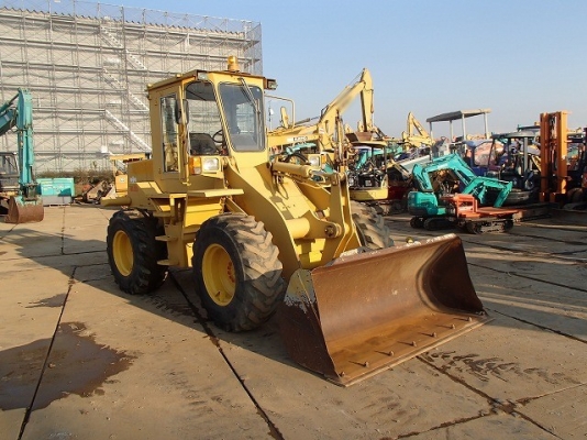ขายรถตัก Komatsu WA100-1 ขายรถตัก Komatsu WA100-1