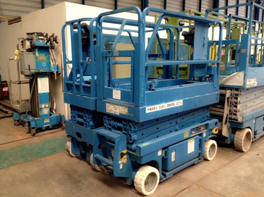 X-Lift / Scissor lift รถกระเช้าขากรรไกร Genie GS-1930 (สต็อก 2 units) ยกสูง 5.8 เมตร ยกนน: 227 kgs (ระบบไฟฟ้า) สนใจโทร. 080-6565422 (หนิง)