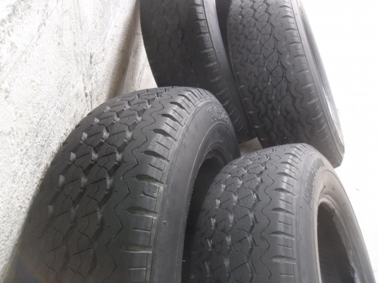 ยาง BRIDGESTONE 215/70R15 ดอกหนาๆ นิ่มๆ สวยๆ 4 เส้น ราคา 1500 บาท ยาง BRIDGESTONE 215/70R15 ดอกหนาๆ นิ่มๆ สวยๆ 4 เส้น ราคา 1500 บาท