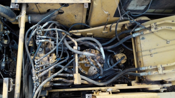 Catterpillar 320V1/ ช่วงล่างดี เอวแน่น ใบหนา เฟรมสวย โซ่ 70\% Catterpillar 320V1/ ช่วงล่างดี เอวแน่น ใบหนา เฟรมสวย โซ่ 70\%