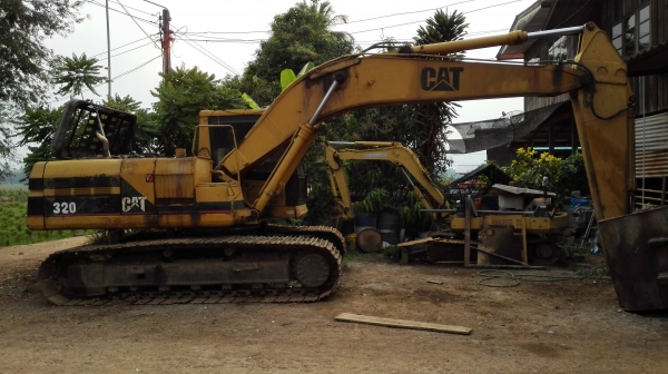 Catterpillar 320V1/ ช่วงล่างดี เอวแน่น ใบหนา เฟรมสวย โซ่ 70\% Catterpillar 320V1/ ช่วงล่างดี เอวแน่น ใบหนา เฟรมสวย โซ่ 70\%