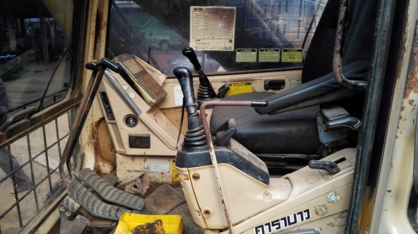 Catterpillar 320V1/ ช่วงล่างดี เอวแน่น ใบหนา เฟรมสวย โซ่ 70\% Catterpillar 320V1/ ช่วงล่างดี เอวแน่น ใบหนา เฟรมสวย โซ่ 70\%