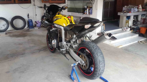 ขาย Suzuki gsxr 1100 slingshort ปี 92 ตัวออย ทะเบียนแท้พร้อมโอน แต่งสวยๆครับ