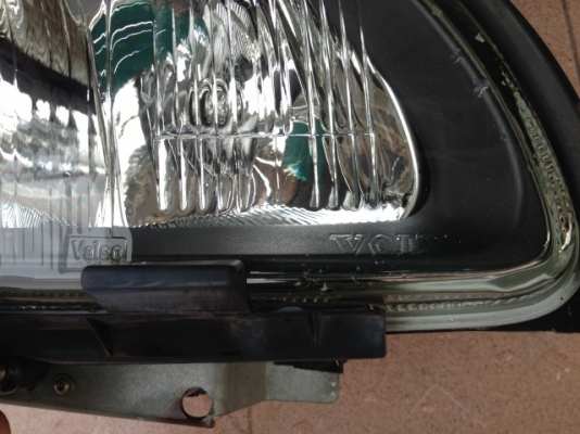ไฟหน้า VOLVO V70 เป็นกระจกของเก่าญี่ปุ่นแท้สภาพสวยๆใสๆ