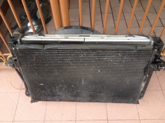 หม้อน้ำ VOLVO V70 ติดเเผงเเอร์มีพัดลมของเก่าญี่ปุ่นสภาพสวย