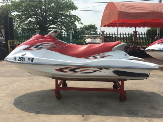 WWW.ByRin29.COM เรือเจ็ตสกี YAMAHA VX110 ปี 05 สภาพเดิมๆจากอเมริกา นำเข้าจากประเทศสหรัฐอเมริกา รัฐฟลอริดา