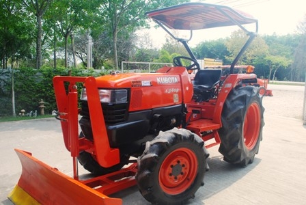 ขายรถไถ Kubota L 3408 (4WD) พร้อมมีดดันหน้า รถพร้อมใช้งานครับ