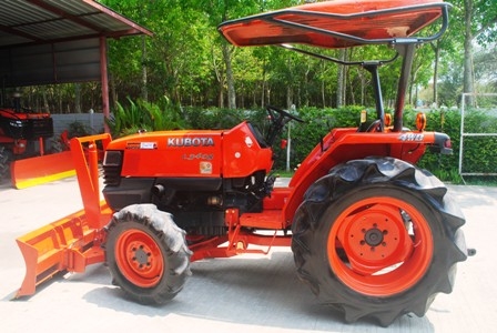 ขายรถไถ Kubota L 3408 (4WD) พร้อมมีดดันหน้า รถพร้อมใช้งานครับ ขายรถไถ Kubota L 3408 (4WD) พร้อมมีดดันหน้า รถพร้อมใช้งานครับ