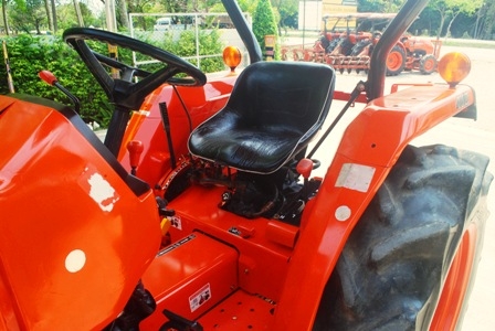 ขายรถไถ Kubota L 3408 (4WD) พร้อมมีดดันหน้า รถพร้อมใช้งานครับ ขายรถไถ Kubota L 3408 (4WD) พร้อมมีดดันหน้า รถพร้อมใช้งานครับ