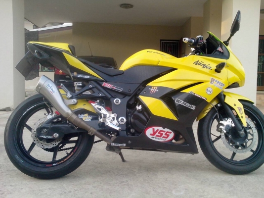 ninja 250 ปี 2011 ของแต่งพอมีครับ