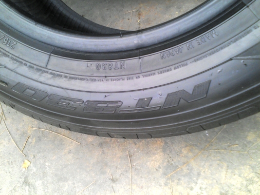 215/60R16 NITTO   ปี 2012  มี 2 เส้น TEL.081-427-3941