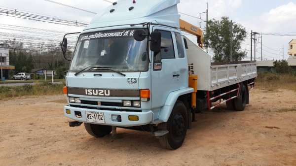 isuzu 195 hp. แท้ห้าง ยางเต็ม. เครื่องแน่นๆ คัตซีสวยมาก แอร์เย็นฉ่ำ หัวเดิมๆ