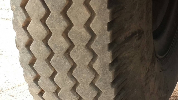 isuzu 195 hp. แท้ห้าง ยางเต็ม. เครื่องแน่นๆ คัตซีสวยมาก แอร์เย็นฉ่ำ หัวเดิมๆ isuzu 195 hp. แท้ห้าง ยางเต็ม. เครื่องแน่นๆ คัตซีสวยมาก แอร์เย็นฉ่ำ หัวเดิมๆ