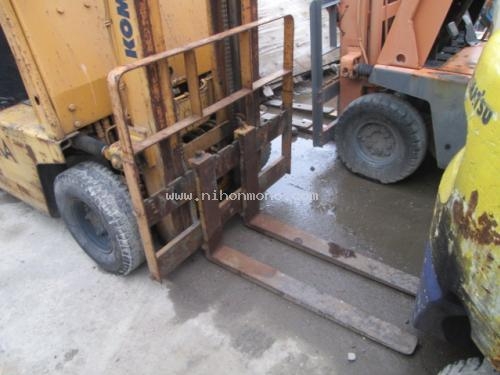 รถยก    KOMATSU    FG09-2  รหัสสินค้า : 14001806 หรือเพิ่มเติมไดที่ www.nihonmono.com