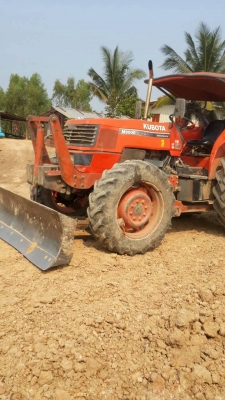 ขาย แทรกเตอร์ KUBOTA  M9000 รถทำงานอยู่คับ