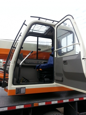 ไม่แพง เครนมือ 1 ยี่ห้อ Zoomlion ขนาด 16 ตัน สนใจติดต่อสอบถามราคาและรายละเอียดเพิ่มเติมได้ที่เบอร์ 098-8461868 เจี๊ยบค่ะ ไม่แพง เครนมือ 1 ยี่ห้อ Zoomlion ขนาด 16 ตัน สนใจติดต่อสอบถามราคาและรายละเอียดเพิ่มเติมได้ที่เบอร์ 098-8461868 เจี๊ยบค่ะ