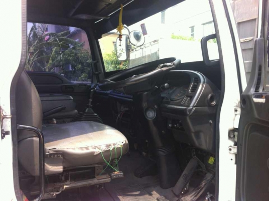 ต้องการขายรถมีตู้ลิฟท้ายปี48เครื่อง200แรงเครื่องดีคัชซีสวยสภาพพร้อมใช้สนใจติดต่อด่วน