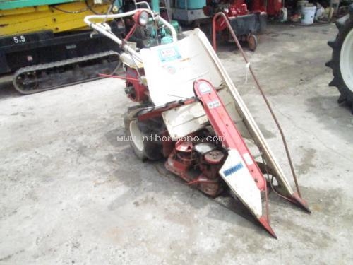 รถเกี่ยวข้าวเดินตาม     KUBOTA      HE30A  รหัสสินค้า : 14001925  หรือเพิ่มเติมไดที่ www.nihonmono.com