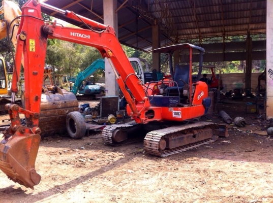 ขายรถขุด HITACHI ex40-2 คอลโทนสั้นเครื่องอีซูซุ 4 สูบสภาพพร้อมใช้งานติดต่อ 085-5632278 (นายภานุกูล)ราคาต่อรองได้