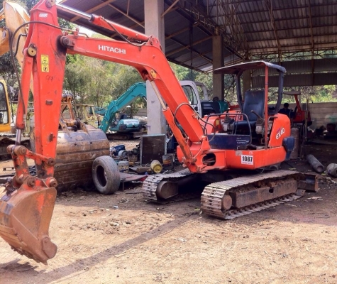 ขายรถขุด HITACHI ex40-2 คอลโทนสั้นเครื่องอีซูซุ 4 สูบสภาพพร้อมใช้งานติดต่อ 085-5632278 (นายภานุกูล)ราคาต่อรองได้
