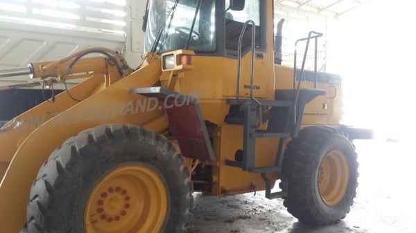 รถตัก  KOMATSU   WA200-3    ทำงาน  6,873  ชั่วโมง