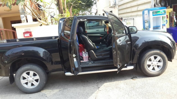 ISUZU 2.5 HilenderZ ปี 2012 ISUZU 2.5 HilenderZ ปี 2012