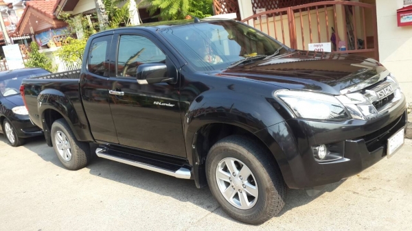 ISUZU 2.5 HilenderZ ปี 2012 ISUZU 2.5 HilenderZ ปี 2012