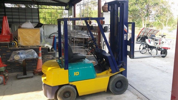 รถโฟล์คลิฟต์ KOMATSU รุ่น  FG18D   เก่าญี่ปุ่น ขนาด 1.8 ตัน เครื่องยนต์เบนซิน  ยกสูง 5.5 เมตร  สภาพดีพร้อมใช้งาน