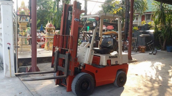 รถโฟล์คลิฟต์ NISSAN รุ่น NF01 เก่าญี่ปุ่น ขนาด 1.5 ตัน เครื่องยนต์เบนซิน  ยกสูง 3 เมตร  สภาพดีพร้อมใช้งาน