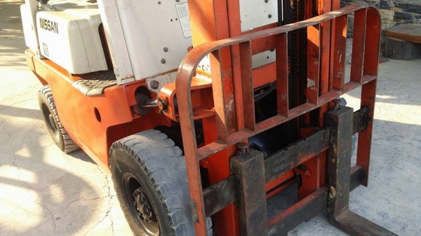 รถโฟล์คลิฟต์ NISSAN รุ่น NF01 เก่าญี่ปุ่น ขนาด 1.5 ตัน เครื่องยนต์เบนซิน  ยกสูง 3 เมตร  สภาพดีพร้อมใช้งาน