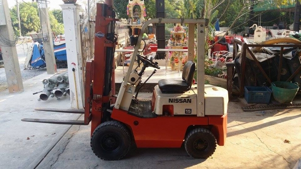 รถโฟล์คลิฟต์ NISSAN รุ่น NF01 เก่าญี่ปุ่น ขนาด 1.5 ตัน เครื่องยนต์เบนซิน  ยกสูง 3 เมตร  สภาพดีพร้อมใช้งาน