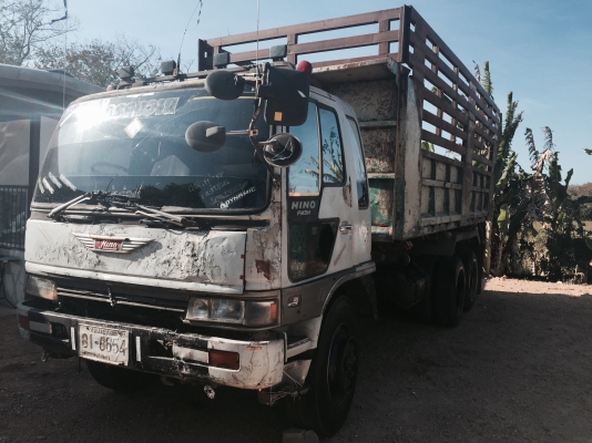 10ลัอดั้ม195แรงFM3HNLD.  ปี39 รถห้างแท้ๆเดิมๆบอดี้ สีไม่สวย คัสซีสวยเครื่องดี เล่มพร้อม