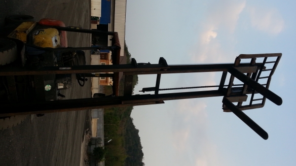 ขายโฟคลิฟท์ 2.5 ตันรุ่น14 โคมัสสุเครื่องโคมัสสุยกสูง 4 เมตรพร้อมใช้งาน 150,000 บาท ขายโฟคลิฟท์ 2.5 ตันรุ่น14 โคมัสสุเครื่องโคมัสสุยกสูง 4 เมตรพร้อมใช้งาน 150,000 บาท