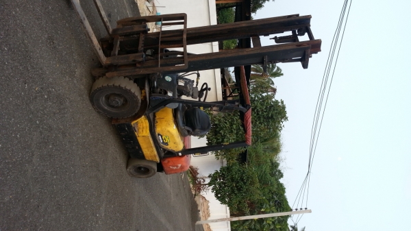 ขายโฟคลิฟท์ 2.5 ตันรุ่น14 โคมัสสุเครื่องโคมัสสุยกสูง 4 เมตรพร้อมใช้งาน 150,000 บาท ขายโฟคลิฟท์ 2.5 ตันรุ่น14 โคมัสสุเครื่องโคมัสสุยกสูง 4 เมตรพร้อมใช้งาน 150,000 บาท