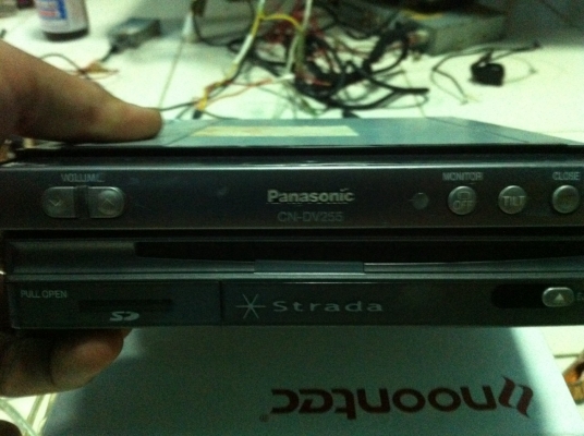 Panasonic CN-255D สไลด์ไฟฟ้า จอทัชสกรีน7 นิ้ว DVD Mp3 SD CARD ปรีเอ้า1ชุด Audio in 1ชุด Video out 1ชุด camera 1 ชุด มือ2 ญี่ปุ่น