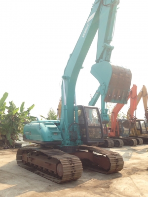 ขายด่วน KOBELCO SK200-3  นำเข้าจากญี่ปุ่น สวย สภาพดี เพิ่งจะหลุดมัดจำ ใครสนใจติดต่อได้ค่ะ
